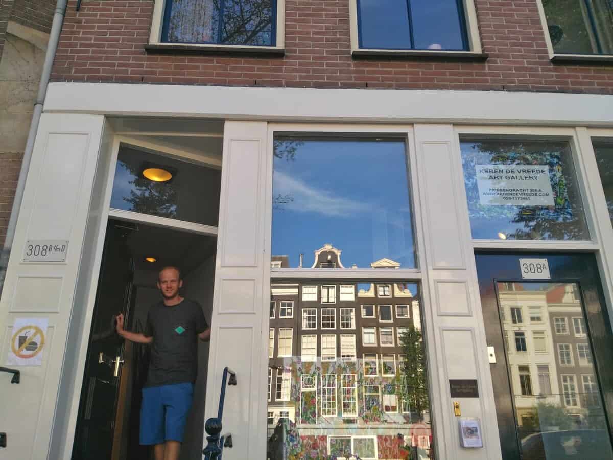 Airbnb or hotel - apartment in Amsterdam Airbnb or hotel - apartment in Amsterdam