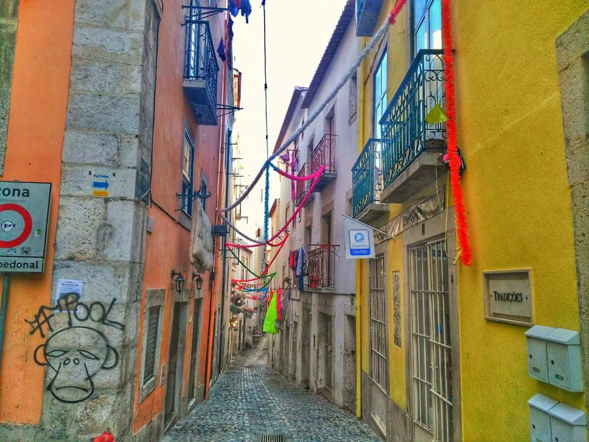 Alfama, Lisbon - Tour for first timers Alfama, Lisbon Guide- Tour for first timers