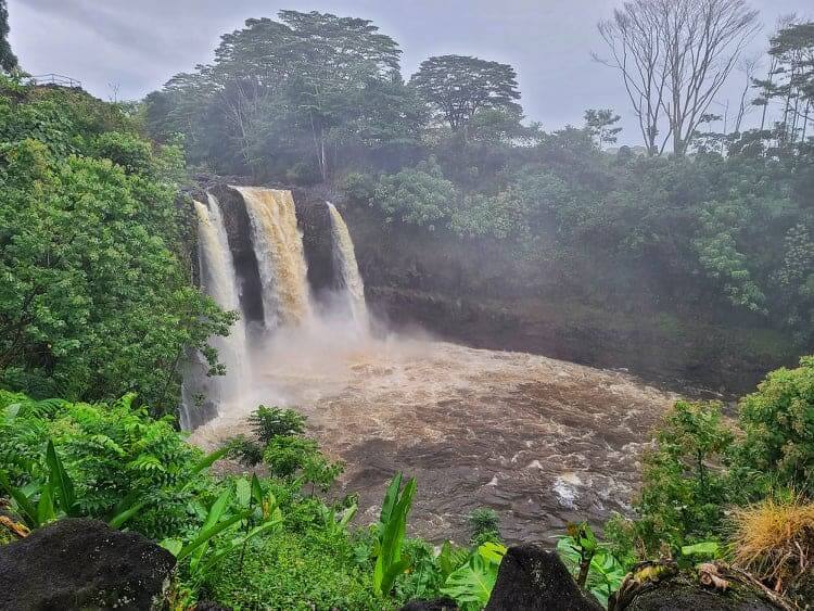 Rainbow Falls - Hawaii Big Island attractions