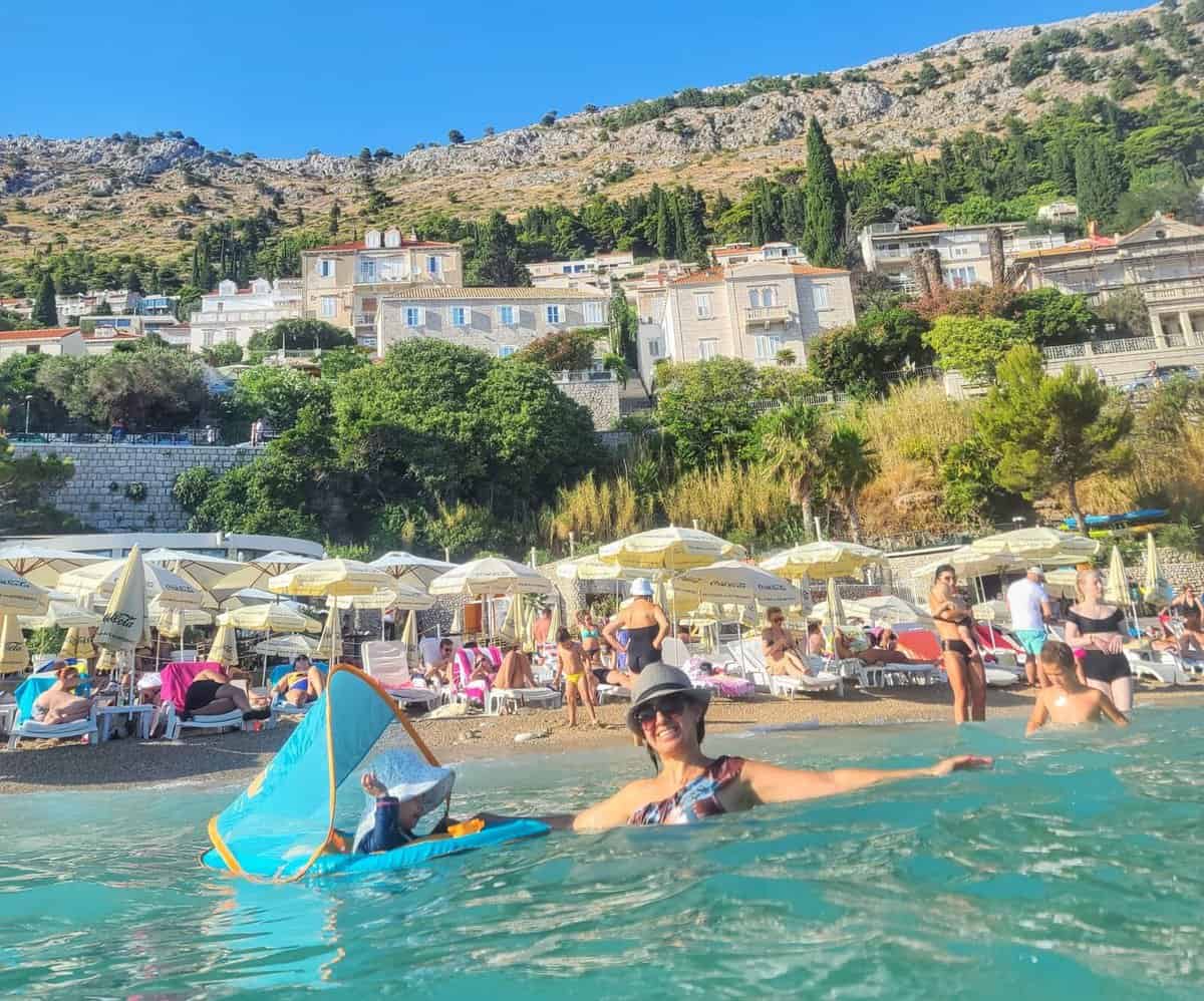 Dubrovnik beaches are crowded Dubrovnik beaches are crowded