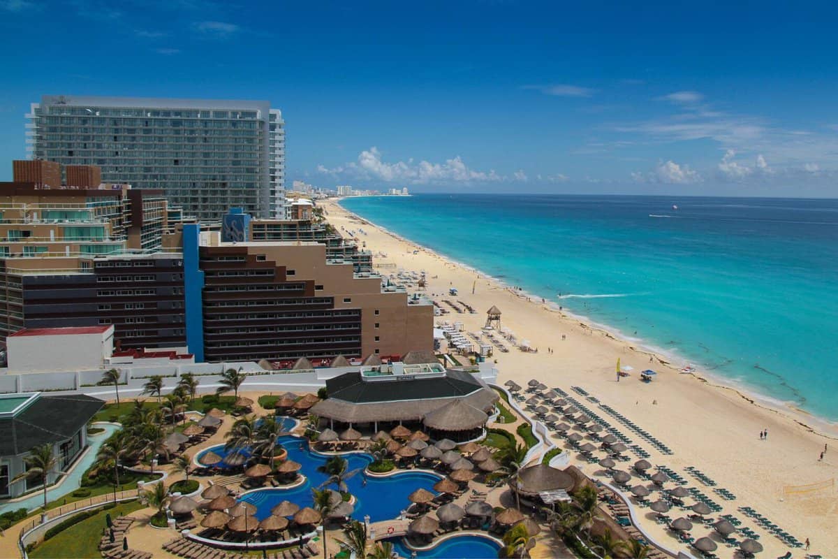 Hotel Zone Cancun Hotel Zone Cancun compared to Cabo
