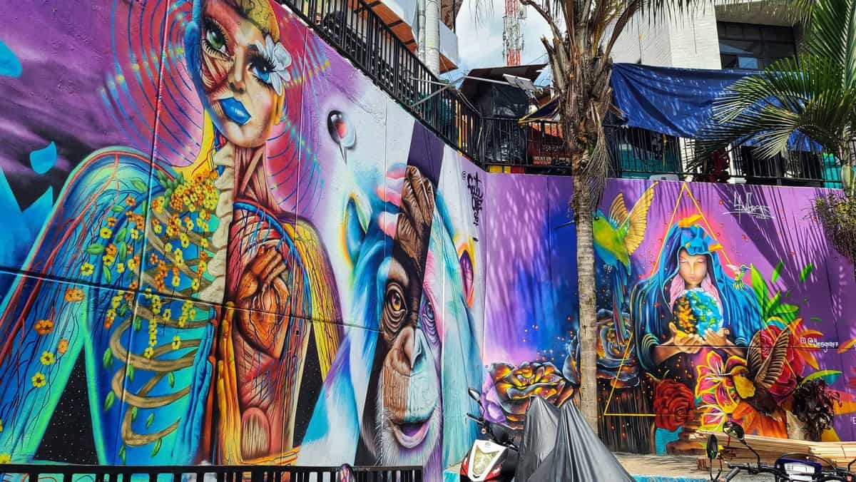 Comuna 13 graffiti tour